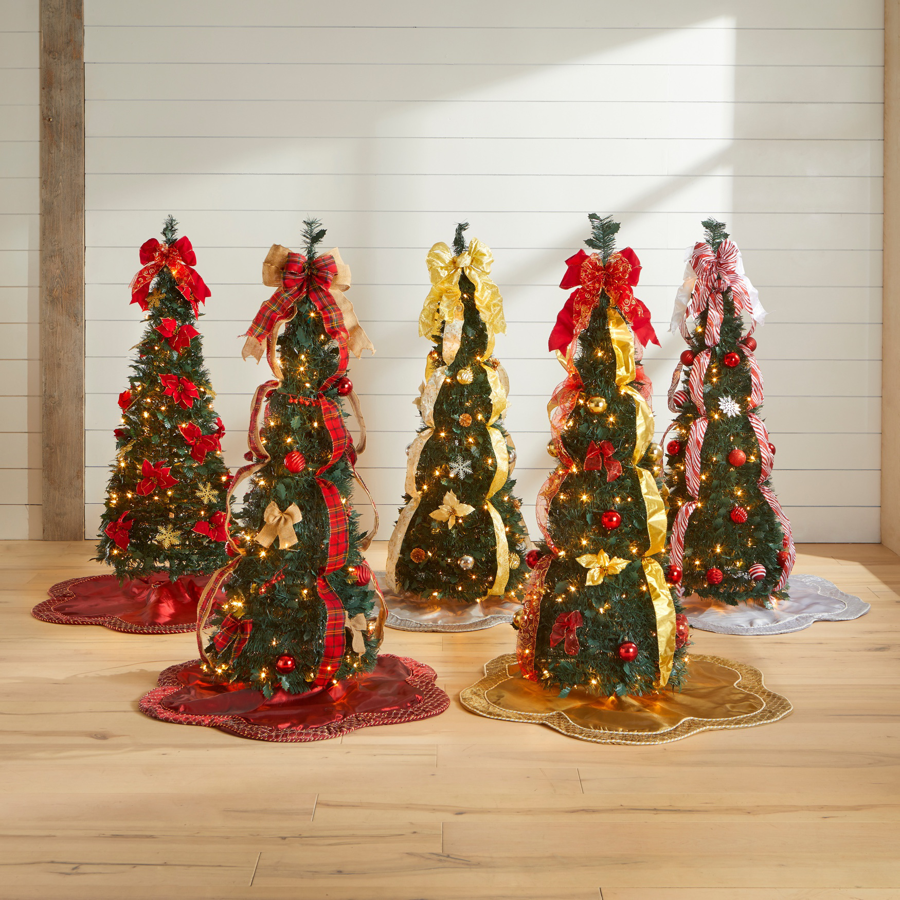 Fully Decorated PreLit 4½' PopUp Christmas Tree Plus SizeChristmas